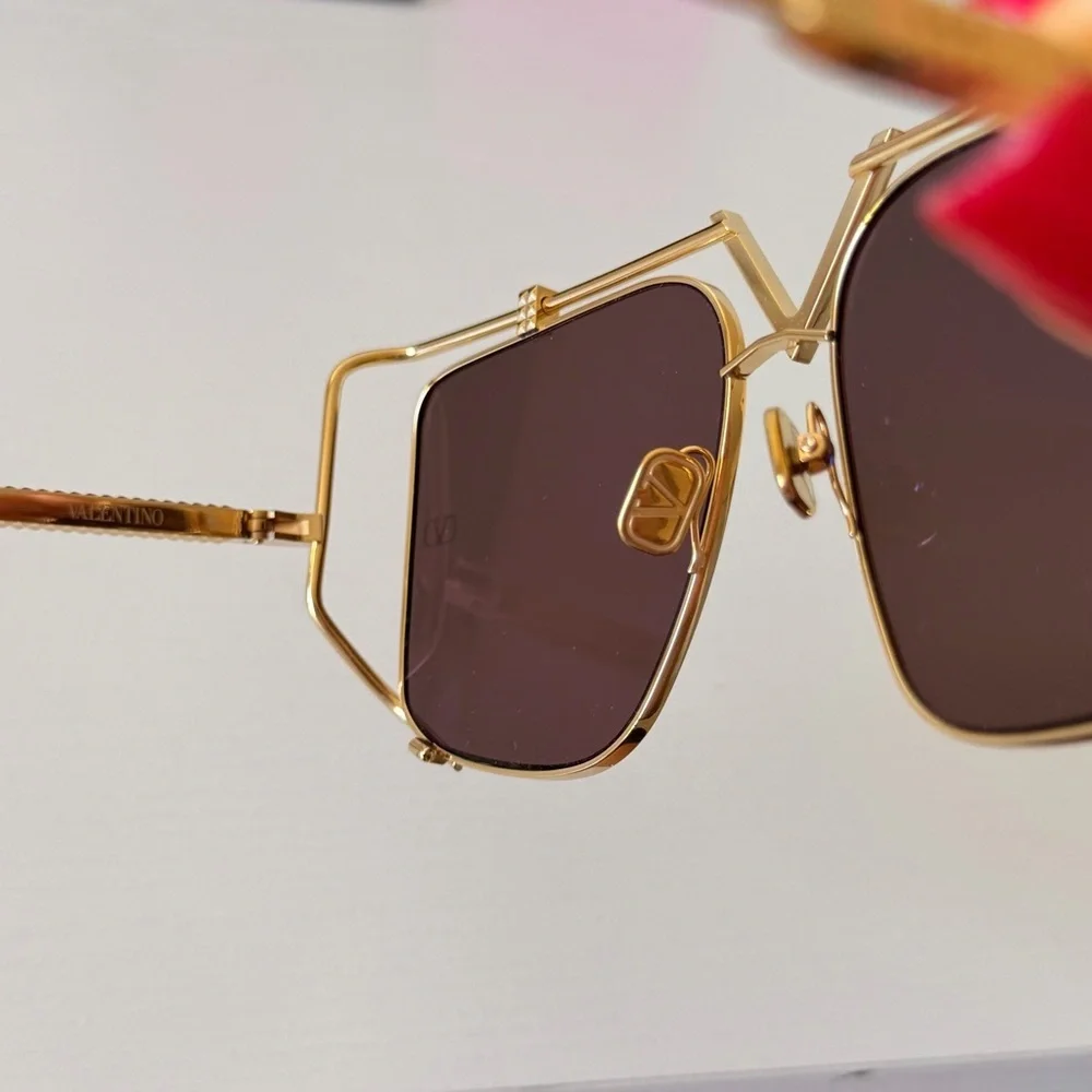 NWT Valentino V-Light Gold Square Sunglasses VLS-116B GLD